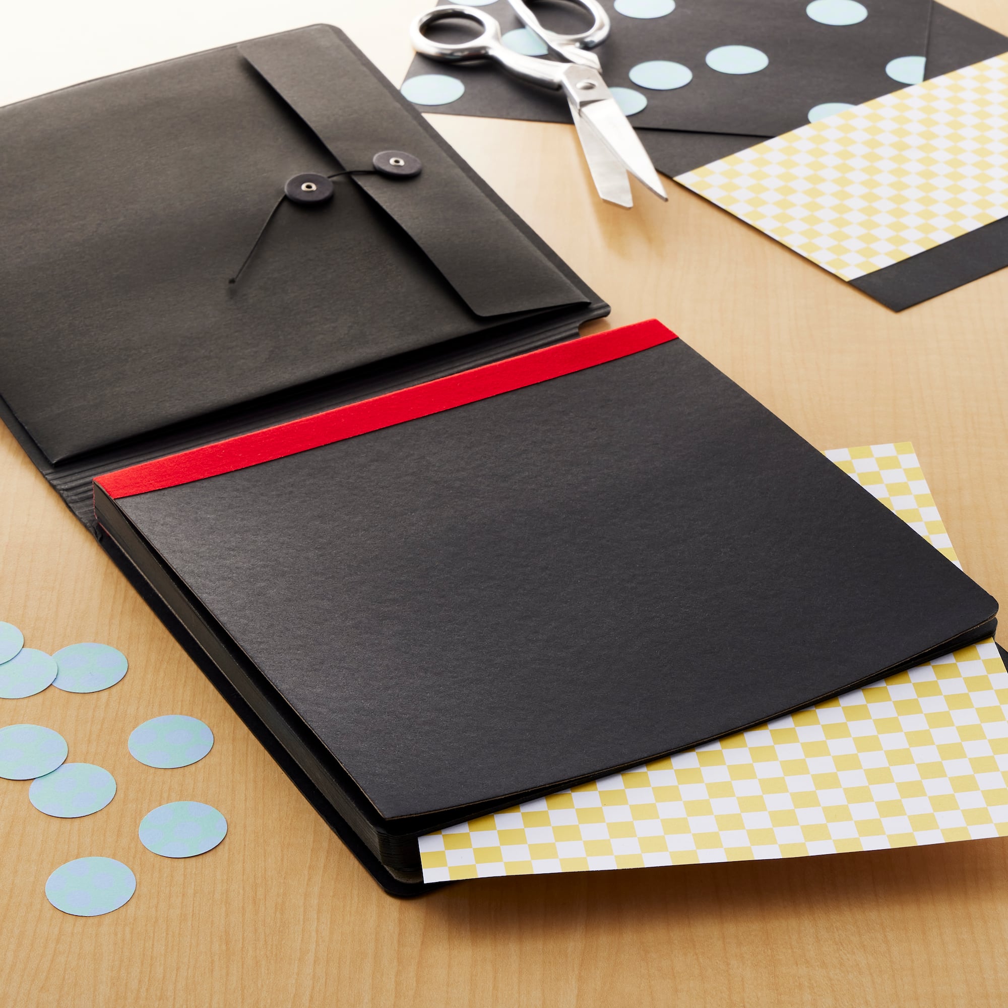 Dylusions Square Creative Journal, Black